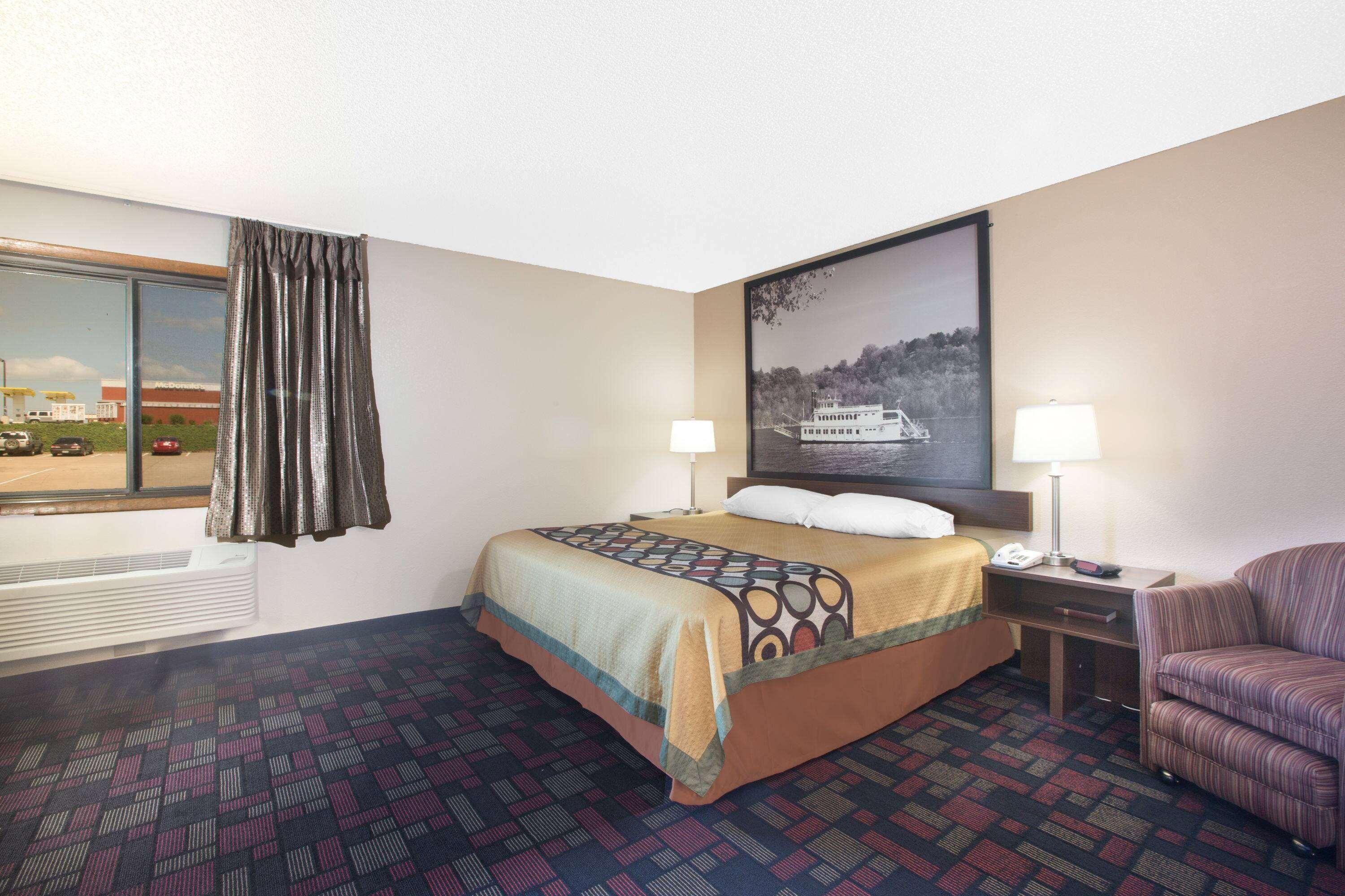 Super 8 By Wyndham Boonville Εξωτερικό φωτογραφία