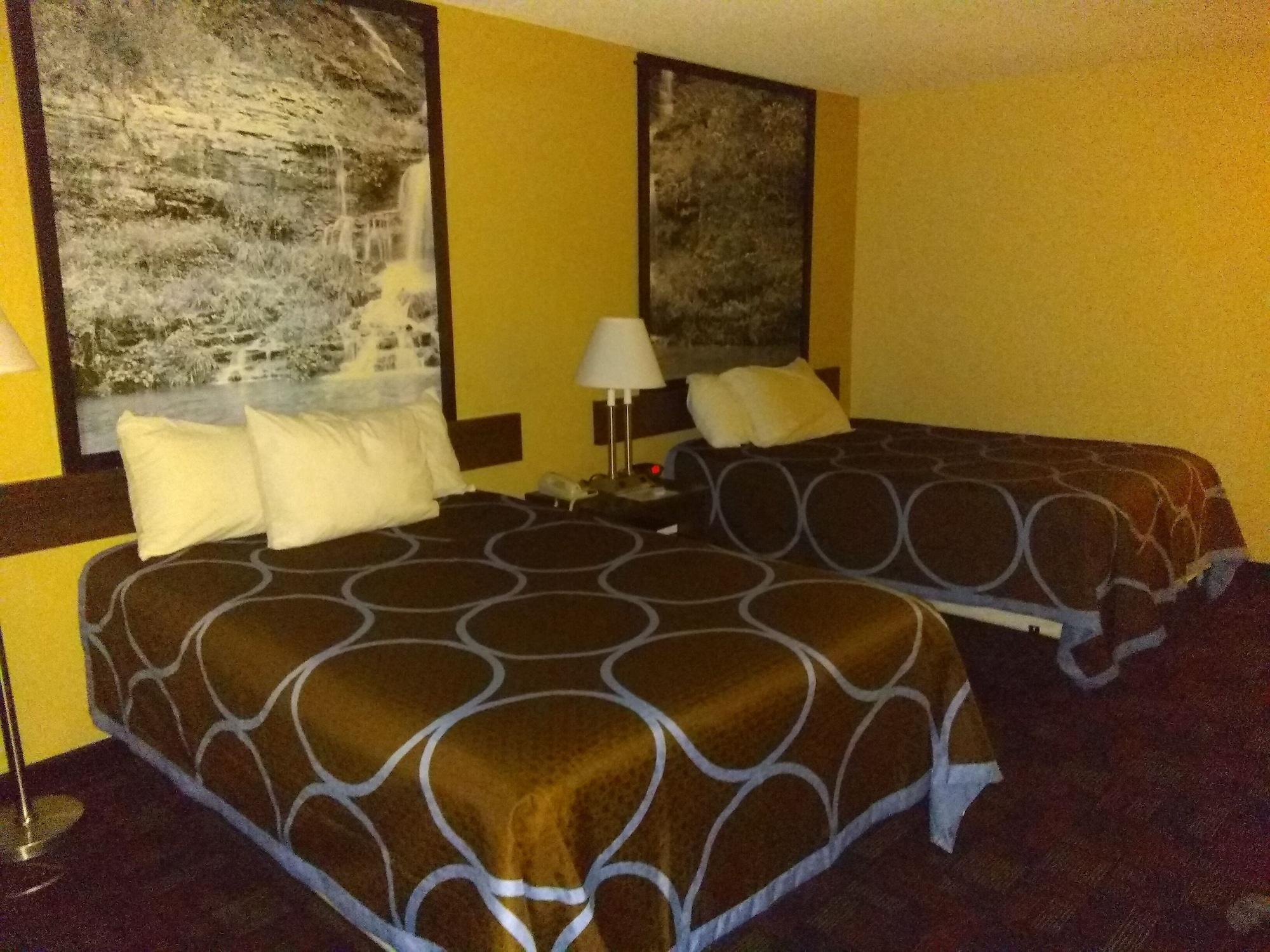 Super 8 By Wyndham Boonville Εξωτερικό φωτογραφία